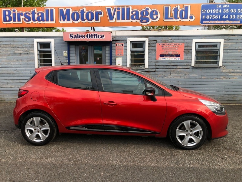 Renault Clio Dynamique Medianav HK15CCO Red #3