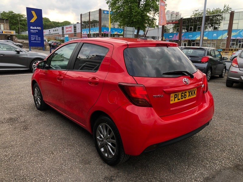 Toyota Yaris Vvt-i Icon PL66XKK Red #6