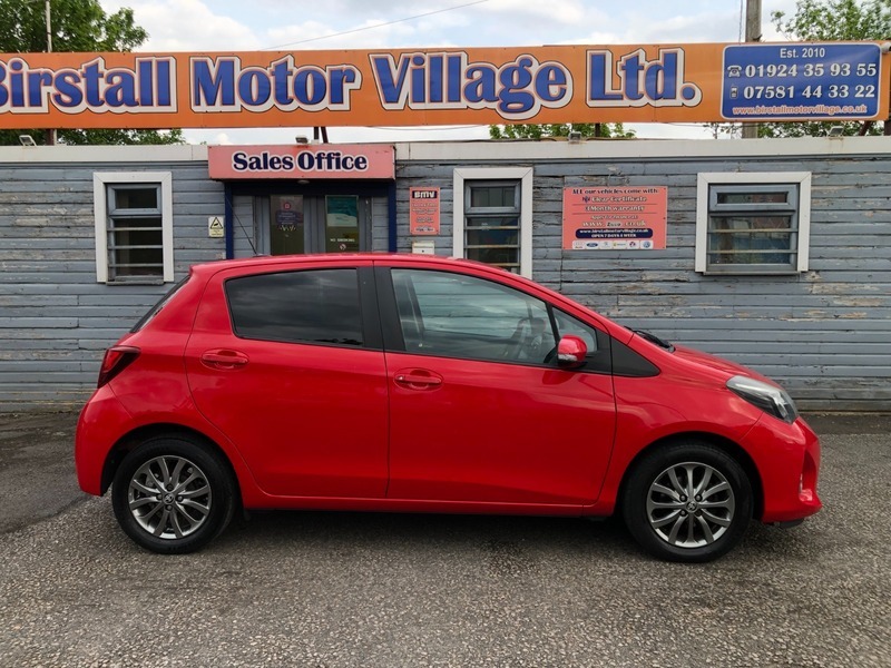 Toyota Yaris Vvt-i Icon PL66XKK Red #3