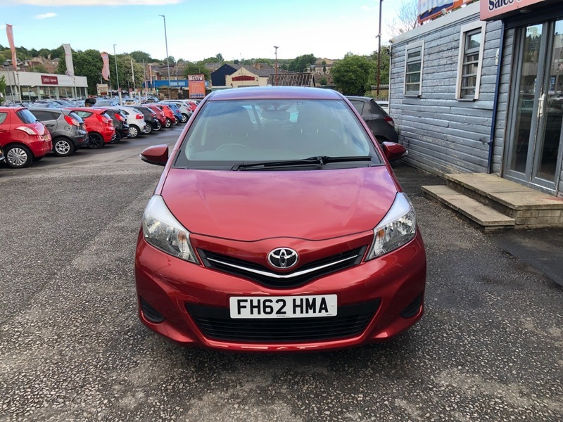 Toyota Yaris Vvt-i Tr FH62HMA Red #2