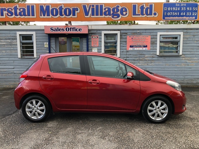 Toyota Yaris Vvt-i Tr FH62HMA Red #3