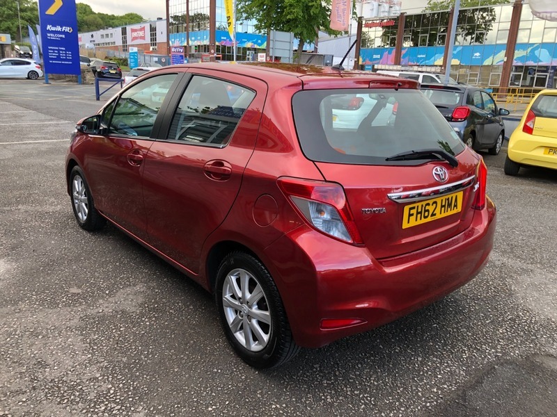 Toyota Yaris Vvt-i Tr FH62HMA Red #6