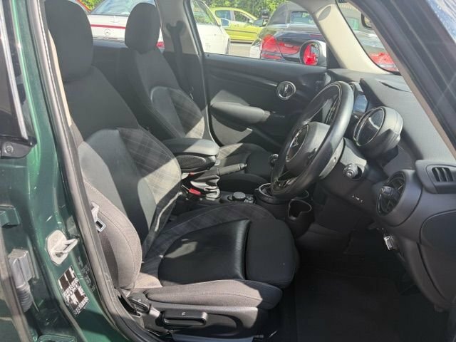 Mini Hatch 1.5 Cooper D Hatchback YK66OMC Green #5