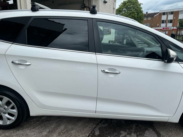 Kia Carens 1.6 Gdi 2 Mpv CP68CHD White #3