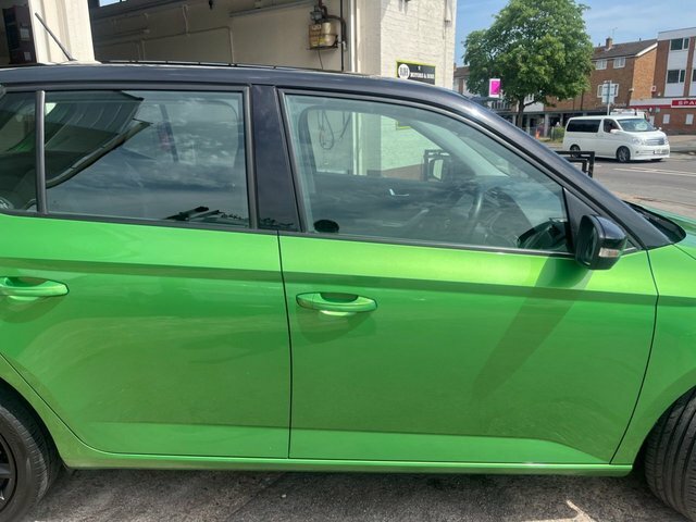Skoda Fabia 1.0 Colour Edition Hatchback VO18JOH Green #3