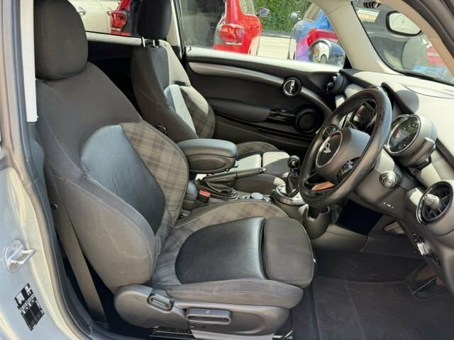 Mini Hatch 1.5 Cooper Hatchback YK66HHZ Grey #5