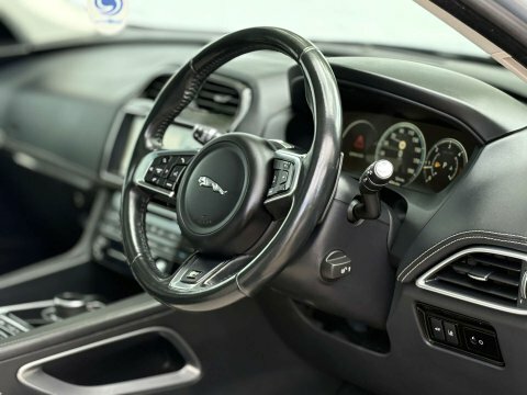 Jaguar F-Pace D200 R-dynamic Se Grey #13