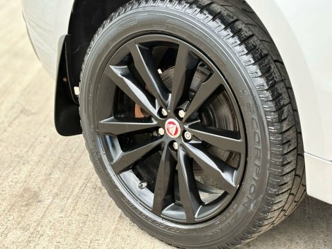 Jaguar F-Pace D200 R-dynamic Se Grey #11