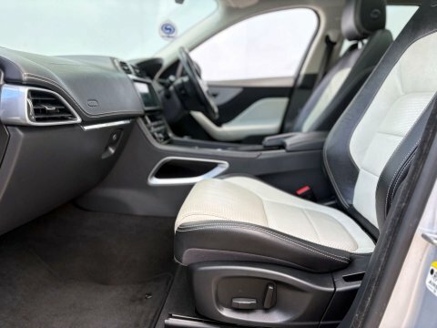 Jaguar F-Pace D200 R-dynamic Se Grey #55