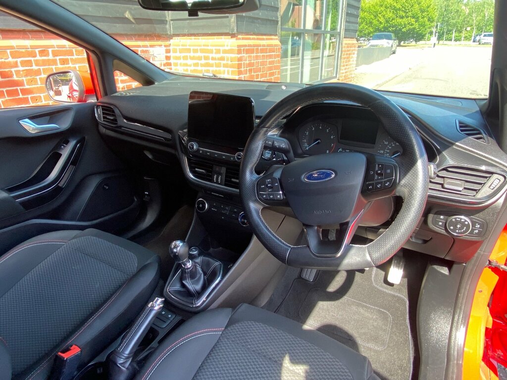 Ford Fiesta 1.0T Ecoboost St-line Hatchback KL18CCO Red #4