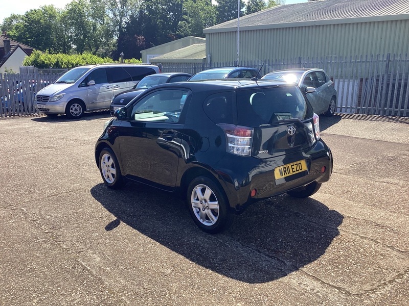 Toyota IQ 1.0 Vvt-i Hatchback Black #3