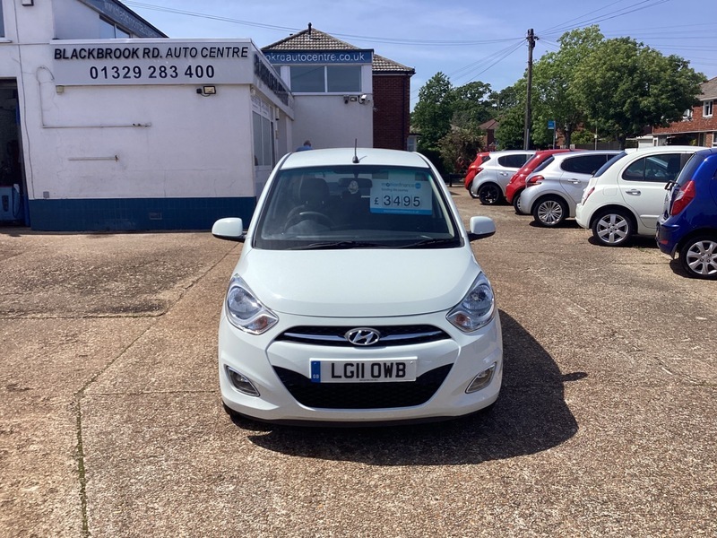 Hyundai I10 1.2 Active Hatchback LG11OWB White #2