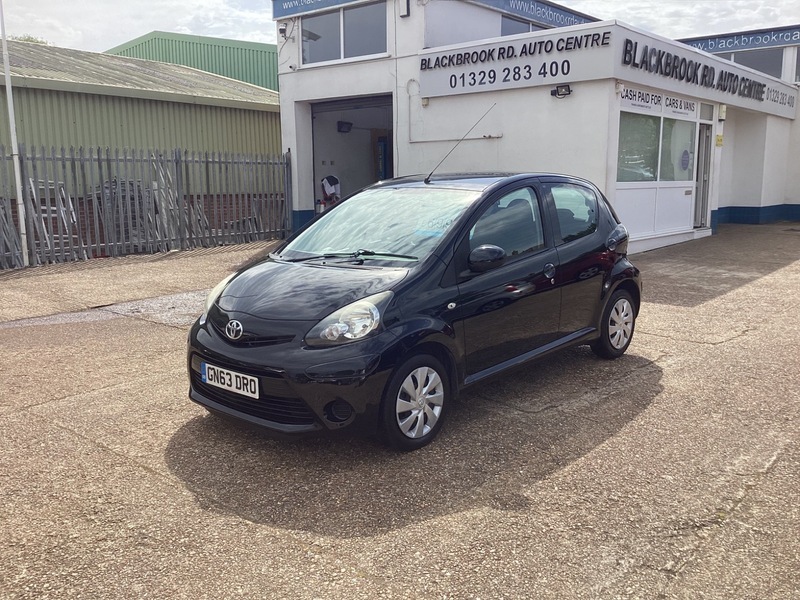 Toyota Aygo 1.0 Vvt-i Move Hatchback GN63DRO Black #3