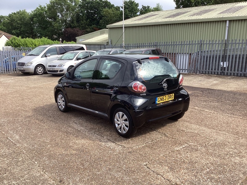 Toyota Aygo 1.0 Vvt-i Move Hatchback GN63DRO Black #4