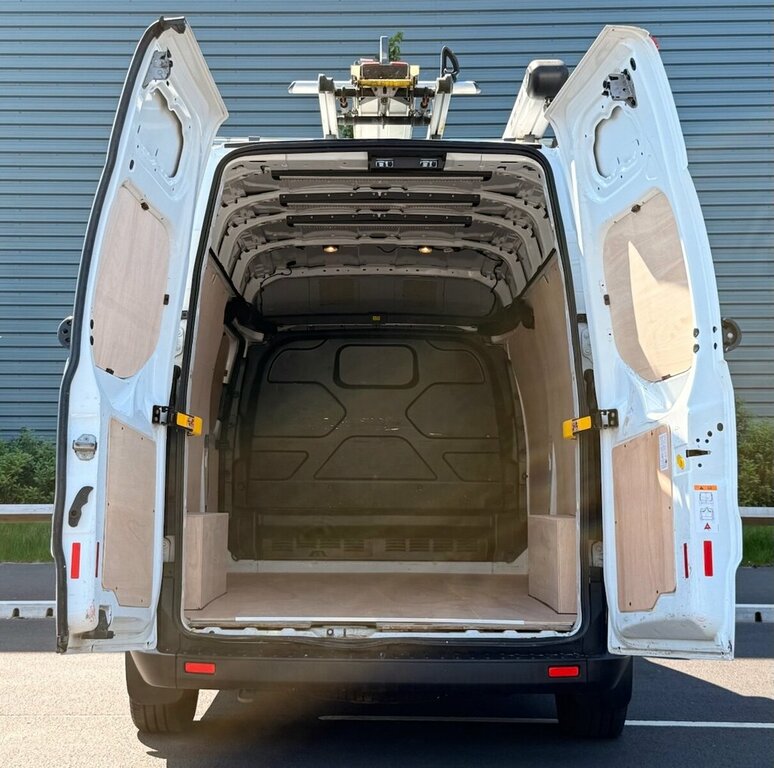 Ford Transit Custom 2L Leader SN20KKZ White #4