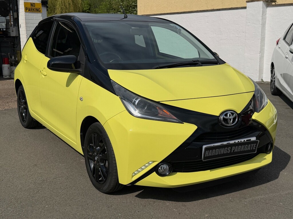 Toyota Aygo 1.0 Vvt-i X-cite 3 Yellow Bi-tone Hatchback Pe 