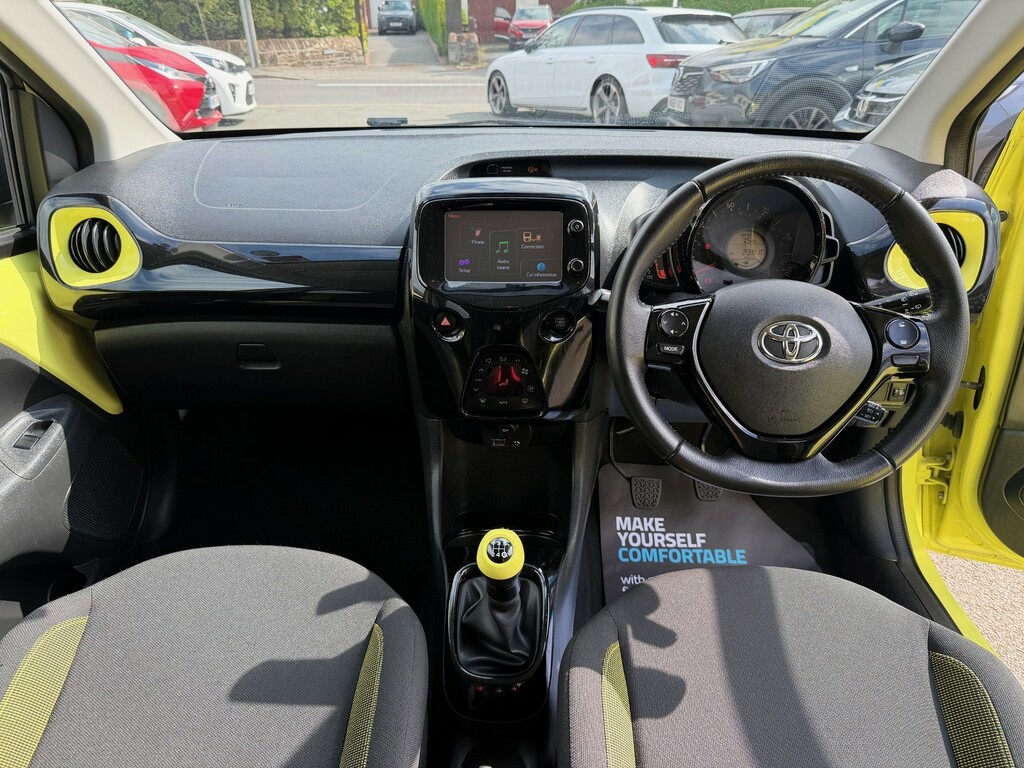 Toyota Aygo 1.0 Vvt-i X-cite 3 Yellow Bi-tone Hatchback Pe FL66UKZ #4