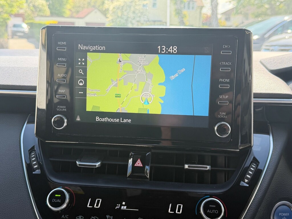 Toyota Corolla Design Hybrid RO20HLN White #4