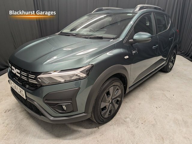 Dacia Sandero Stepway 2024 1.0 Tce Expression Hatchback Manua Green