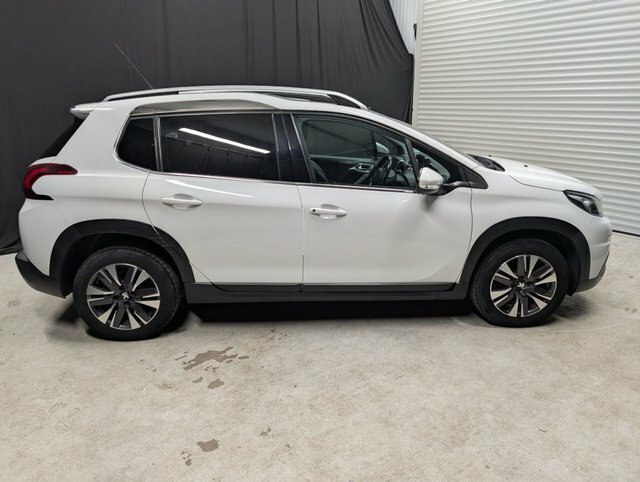 Peugeot 2008 2018 1.2 Puretech Allure Premium Suv Ma YH68KGE White #5