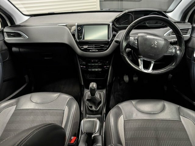 Peugeot 2008 2018 1.2 Puretech Allure Premium Suv Ma YH68KGE White #2