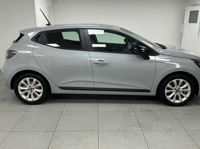 Renault Clio 1.6 E-tech Full Hybrid 145 Evolution FX25WCD #2
