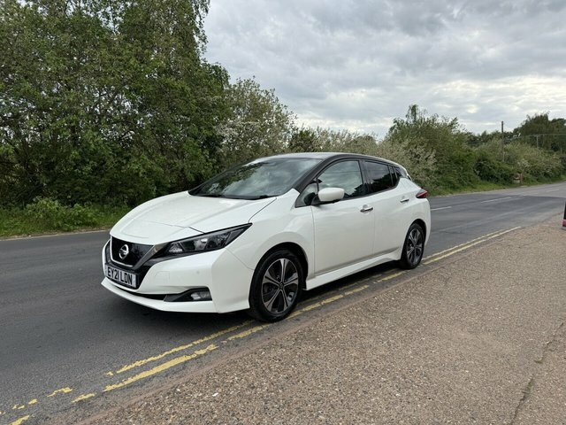Nissan Leaf 40Kwh N-connecta Hatchback 150 White