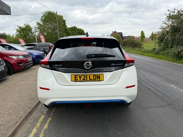 Nissan Leaf 40Kwh N-connecta Hatchback 150 EY21LDN White #6