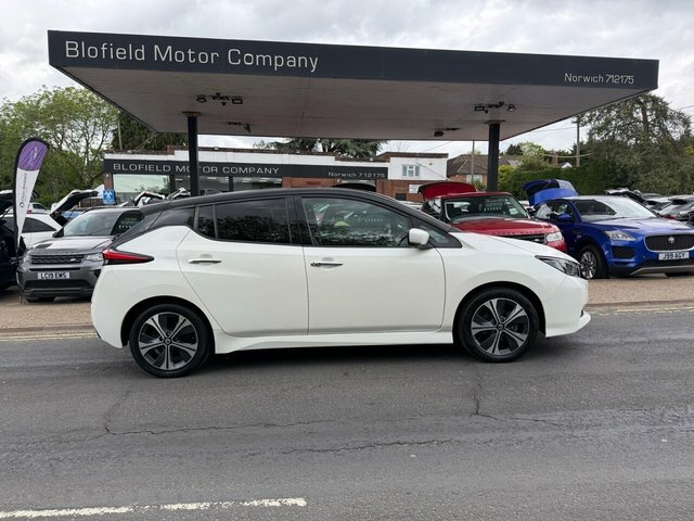 Nissan Leaf 40Kwh N-connecta Hatchback 150 EY21LDN White #4