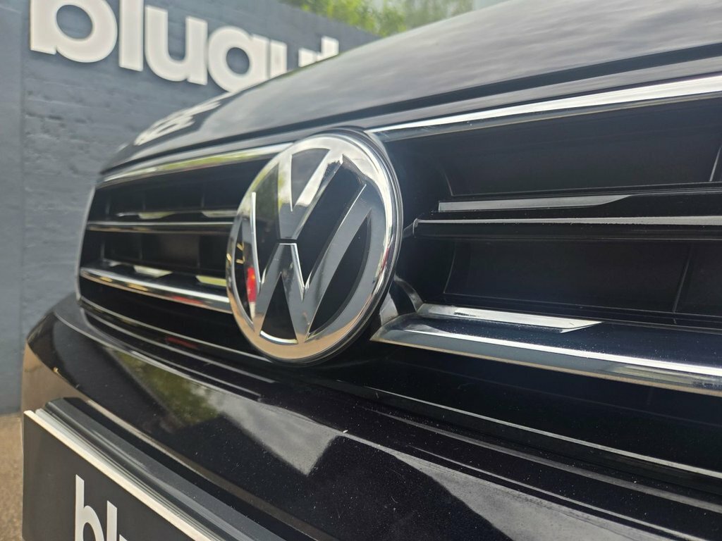Volkswagen Tiguan 1.5L Match LD19YTT Black #6
