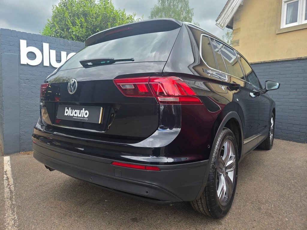 Volkswagen Tiguan 1.5L Match LD19YTT Black #4