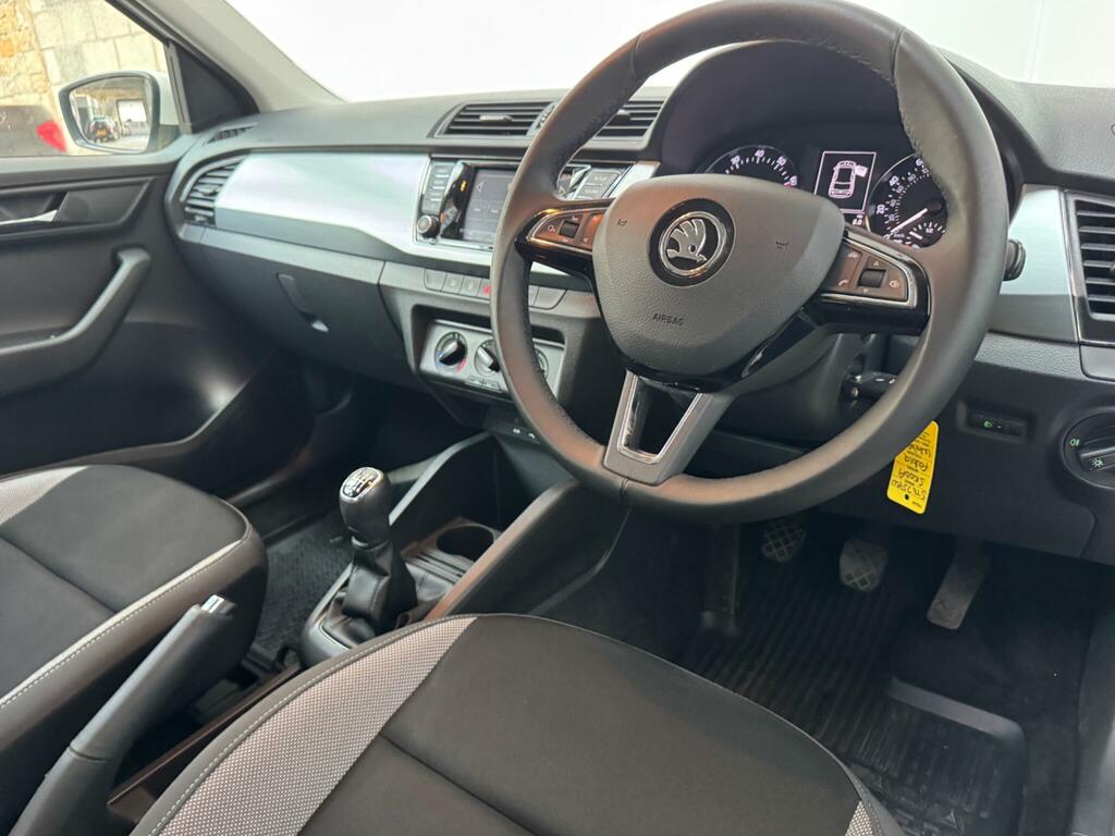 Skoda Fabia 1.0 Tsi Se Euro 6 Ss ST67SYW White #3