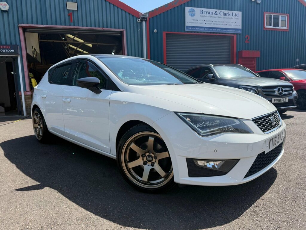 Seat Leon 1.4 Tsi Fr Black Technology Euro 6 Ss YT16ZVJ White #3