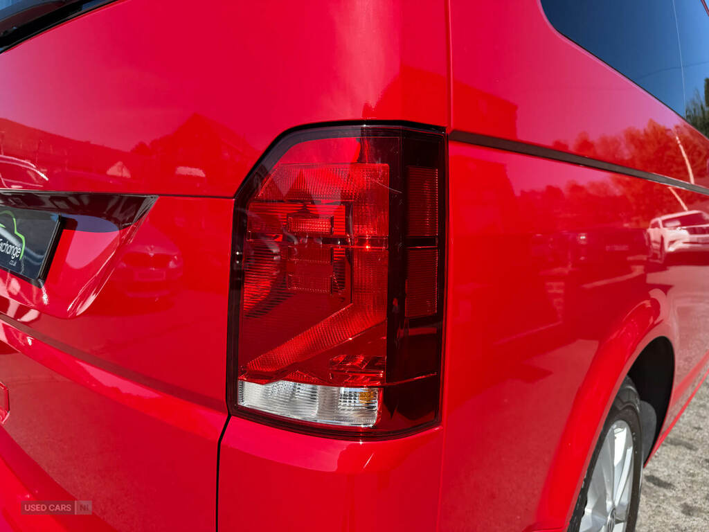 Volkswagen Transporter Startline 2.0 Tdi 90 Startline Van GSZ9496 Red #6