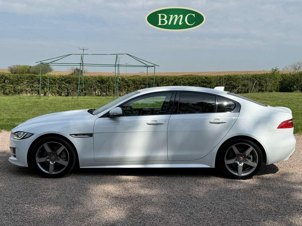 Jaguar XE 2.0I Gpf R-sport Euro 6 S S GV68XCW White #2