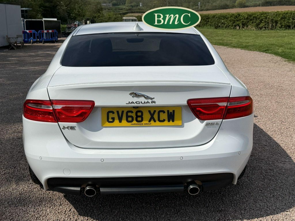 Jaguar XE 2.0I Gpf R-sport Euro 6 S S GV68XCW White #6