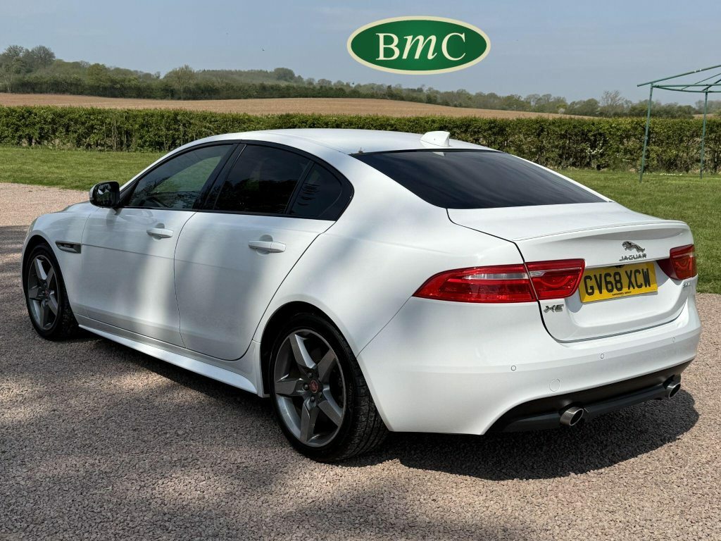 Jaguar XE 2.0I Gpf R-sport Euro 6 S S GV68XCW White #4