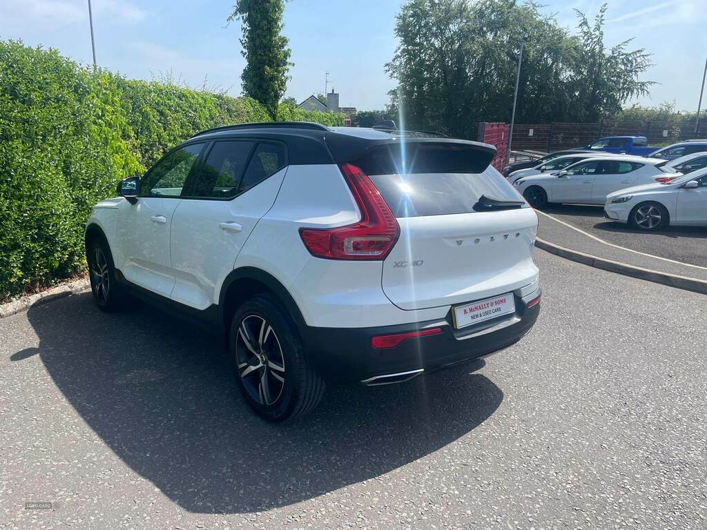 Volvo XC40 2.0 D3 R Design DK69LHT White #4