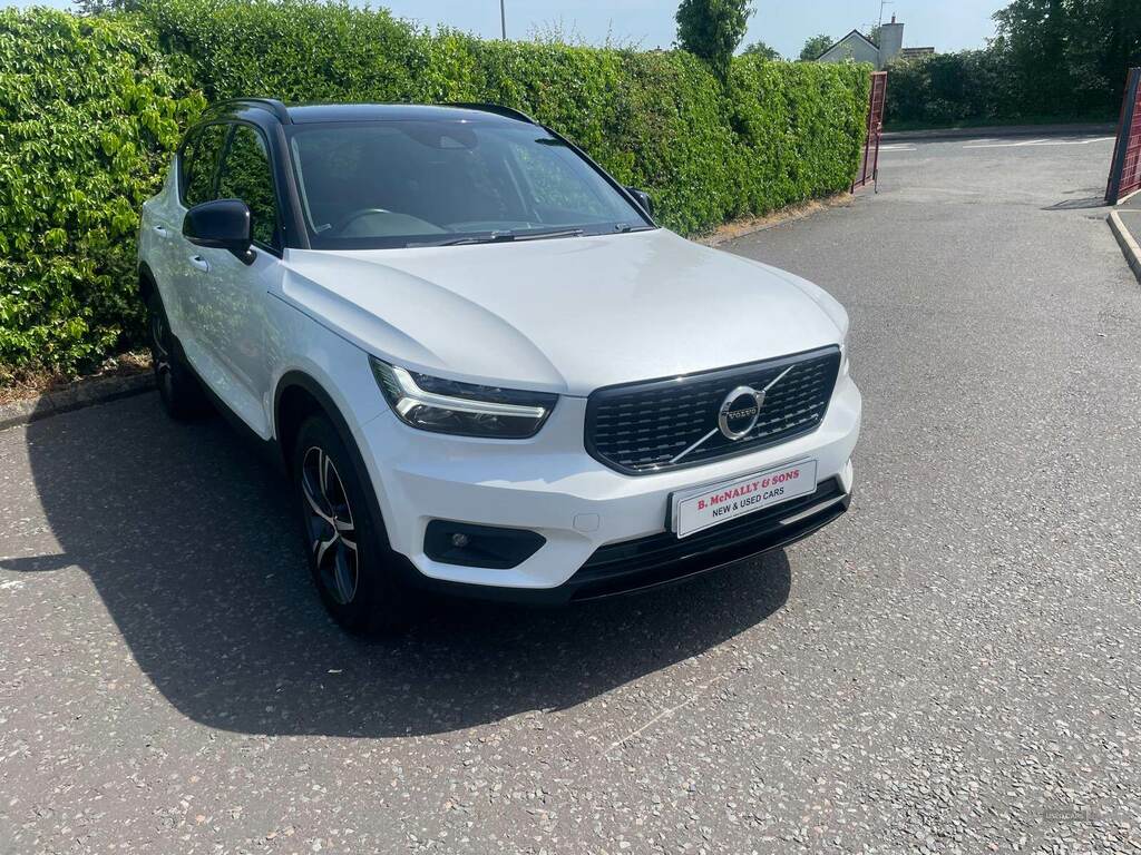 Volvo XC40 2.0 D3 R Design DK69LHT White #3