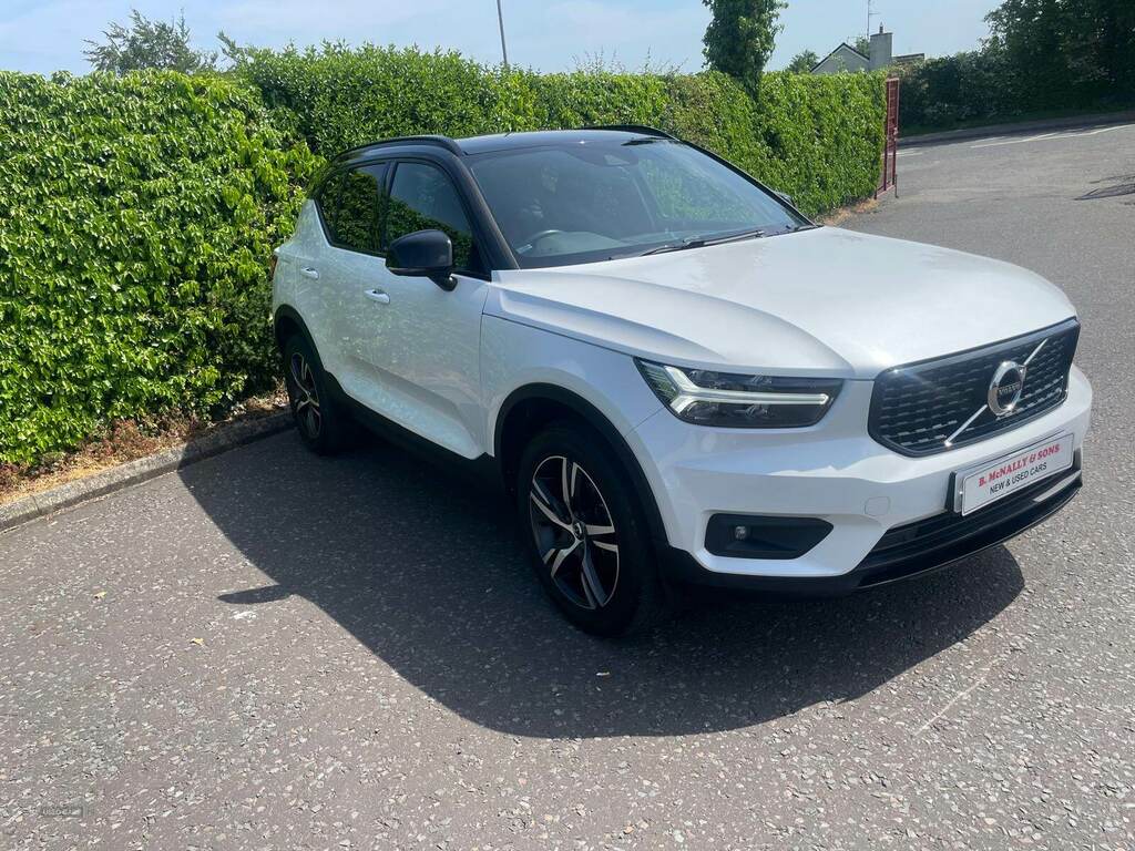 Volvo XC40 2.0 D3 R Design DK69LHT White #2