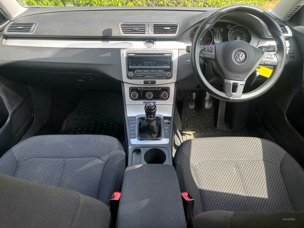 Volkswagen Passat 1.6 Tdi Bluemotion Tech S Silver #3