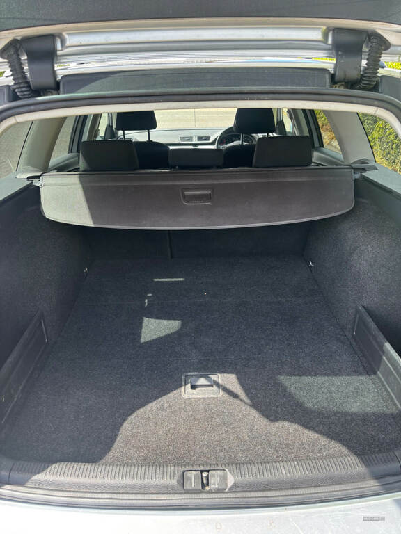 Volkswagen Passat 1.6 Tdi Bluemotion Tech S Silver #4