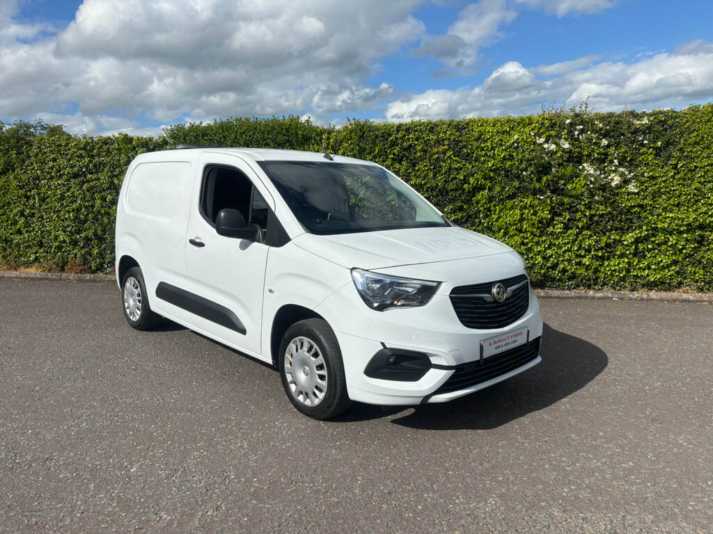 Vauxhall Combo 2000 1.5 Turbo D 100Ps H1 Sportive Van White