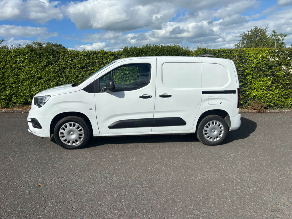 Vauxhall Combo 2000 1.5 Turbo D 100Ps H1 Sportive Van XGZ5998 White #2