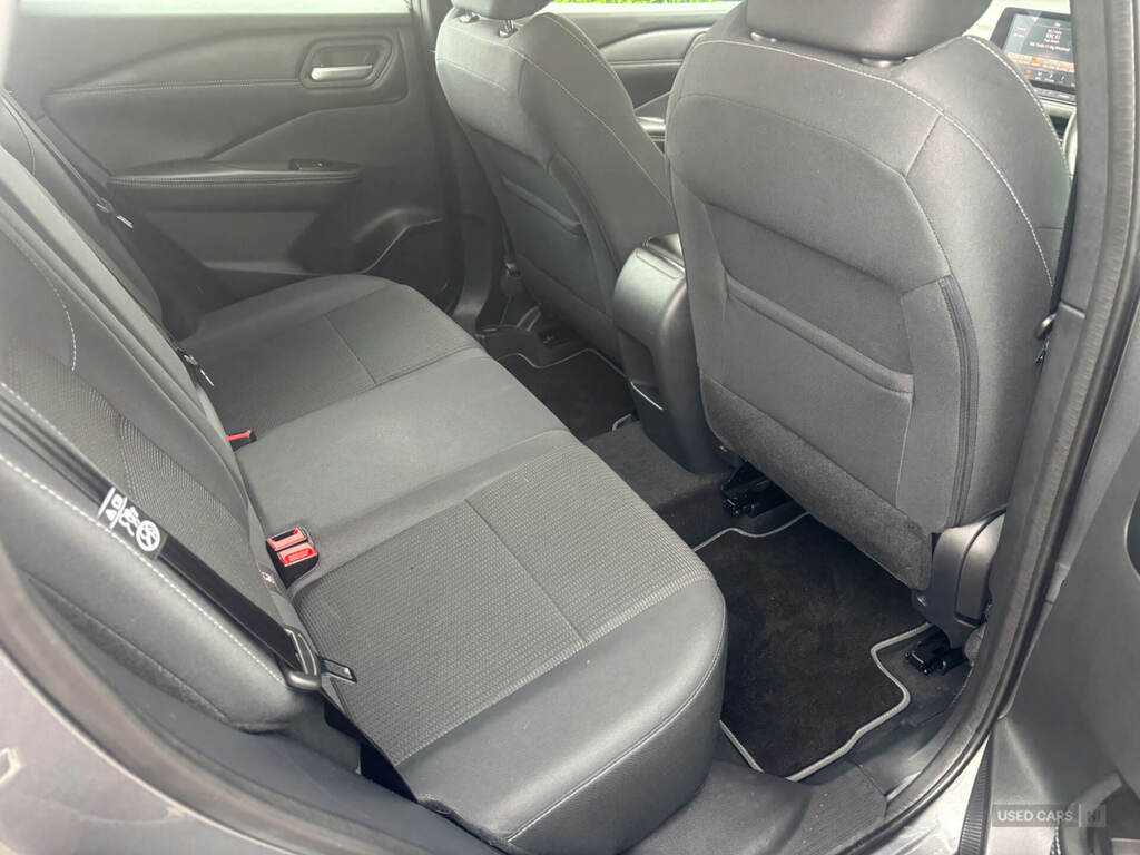 Nissan Qashqai 1.3 Dig-t Mh 158 Acenta Premium Xtronic Grey #4
