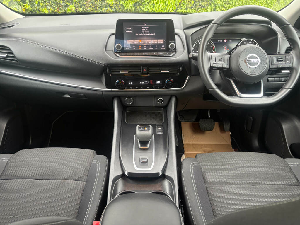 Nissan Qashqai 1.3 Dig-t Mh 158 Acenta Premium Xtronic Grey #3