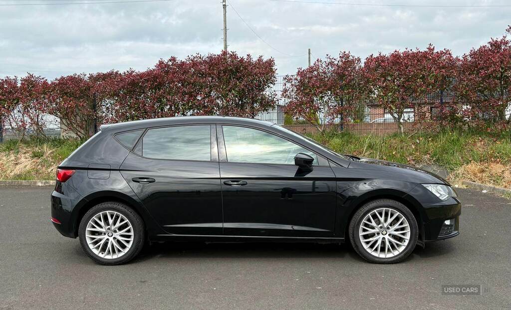 Seat Leon 1.6 Tdi Se Dynamic Ez SH19UVL Black #2