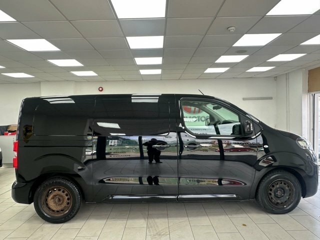 Vauxhall Vivaro 1.5 Turbo D 2700 Sportive Panel Van Man YL20CGE Black #2