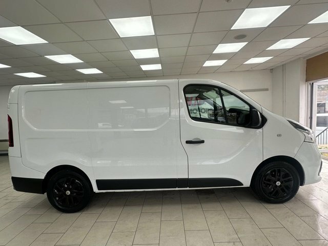 Renault Trafic 1.6 Dci 27 Sport Nav Panel Van S MT66NUJ White #2