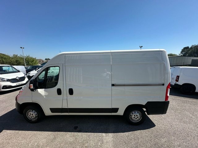 Citroen Relay 2.2 Bluehdi 35 Enterprise Panel Van Man YS69UCN White #5